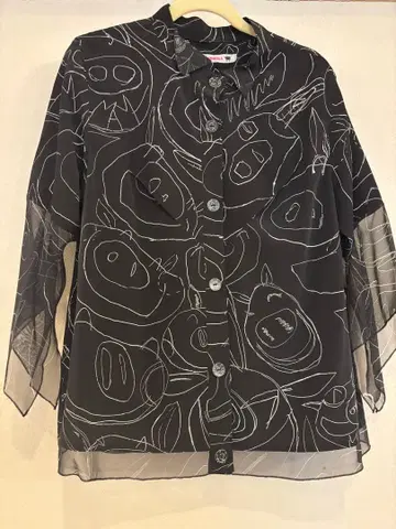 알베로베로 칠부 소매 셔츠 추상적인 돼지 디자인 새상품급