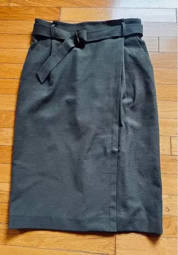 [ BOSCH ] 벨트 타이츠 스커트