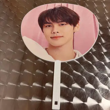 ZEROBASEONE 김규빈 부채