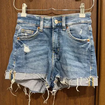 H&M 데님 숏팬츠 EUR 32
