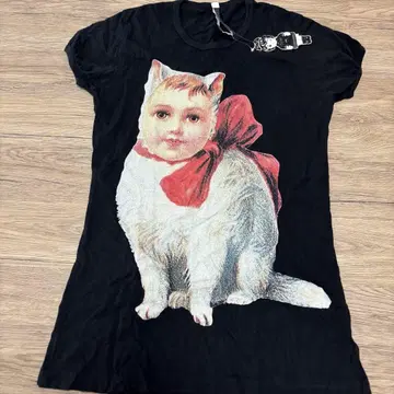 아차츄무무차차 고양이 x 얼굴 프린트 반팔 티셔츠