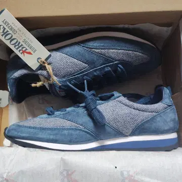 정가 12,100엔 EUR36.5 Brooks vanguard