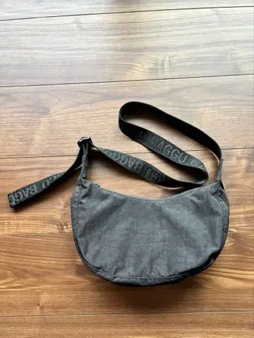 'BAGGU' 스몰 나일론 크레센트 백 블랙