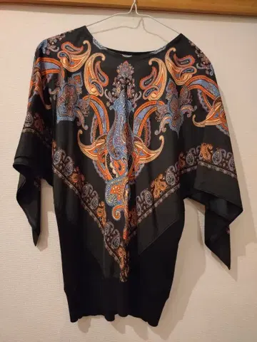 끌로에 페이즐리 무늬 반팔 블라우스 XS