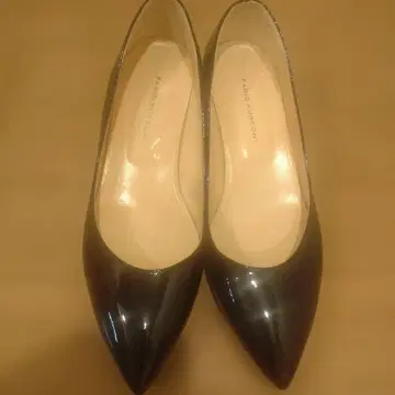 새상품급 파비오 루스코니 블랙 펌프스 에나멜 와이드 힐