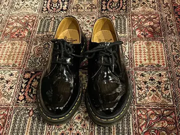 새상품급 닥터마틴 3홀 에나멜 UK4 블랙