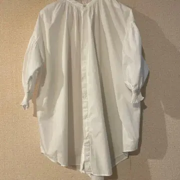 UNIVERSAL TISSU 유니버셜 티슈 셔츠 코튼