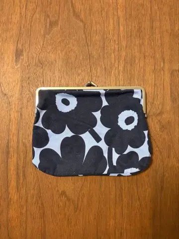 마리메꼬 marimekko 꽃무늬 가마구치 파우치 네이비와 라이트 블루