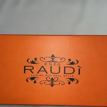 RAUDI 아이보리 가죽 첼시 부츠