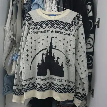 디즈니랜드 신데렐라 성 니트