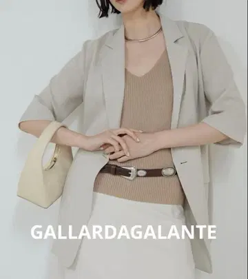 [ 새상품급 ] GALLARDAGALANTE 하프 슬리브 자켓 베이지
