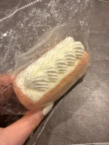 키키 스퀴시 생크림 토스트 가루 묻은 얼음 버터