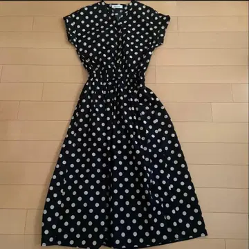 어반 리서치 도트 무늬 프렌치 슬리브 롱 원피스 사이즈 F