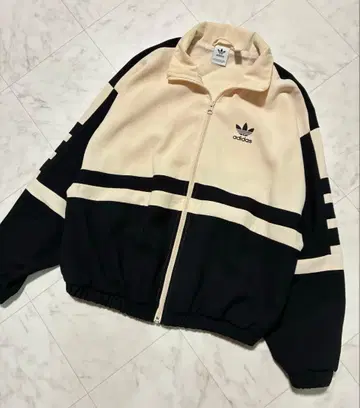 adidas TRACK TOP