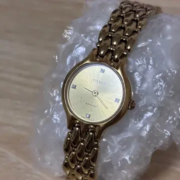 티쏘 스타일리스트 E240 여성용 손목시계