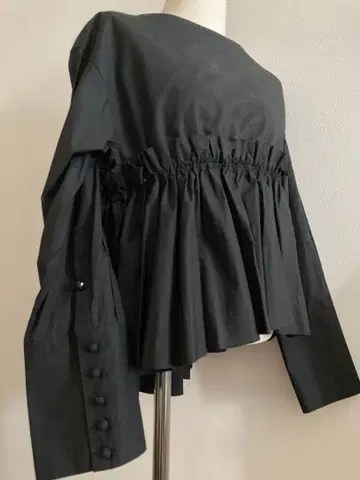 레이빔즈 프릴 블라우스 모드 고딕 블랙