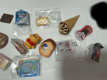 가챠류 미니어처 1개 300엔