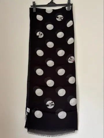 새상품 홍콩 디즈니랜드 미우라 다이치 도트 패턴 스카프