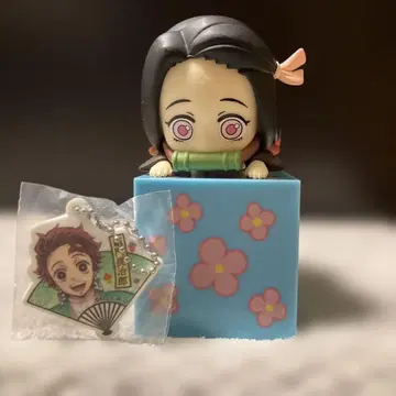 네즈코 피규어와 키링 세트