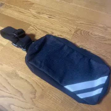 모모타로 청바지 바디백 출진 두 줄 라인