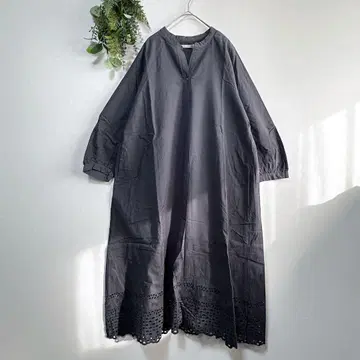 Fanaka 파나카 아이렛 스캘럽 원피스 그레이 네이비 인도 면