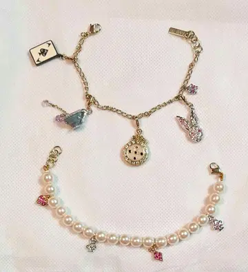 ANNA SUI 디즈니 원더랜드 앨리스 참 팔찌 2개