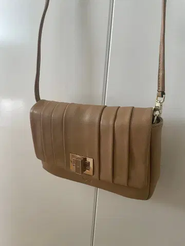 안야 힌드마치 숄더백