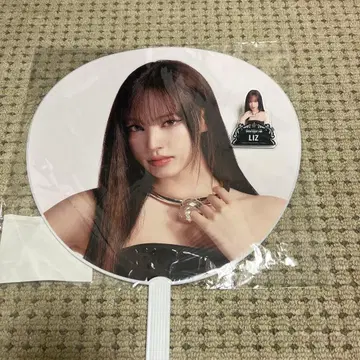 IVE 리즈 SHOW WHAT I AM 교세라 부채 핀 배지