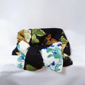 카시라 CA4LA 꽃무늬 리본 헤어밴드 네이비 계열