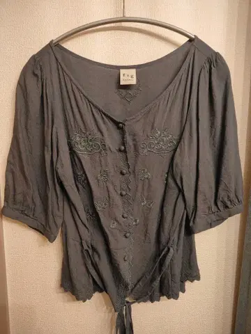 fig London 블라우스