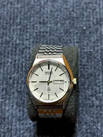 SEIKO 쿼츠 손목시계 실버