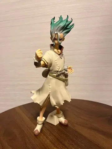 닥터스톤 조형의 과학 피규어 Dr. STONE 이시가미 센쿠