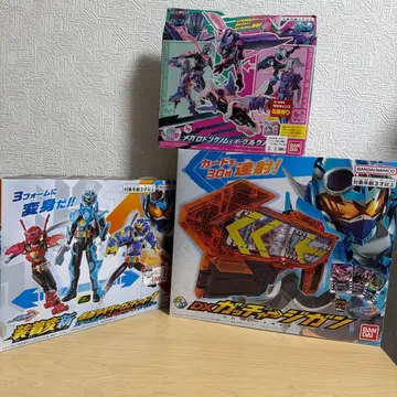 [ 새상품 미개봉 ] 가면라이더 갓챠드 리바이스 피규어