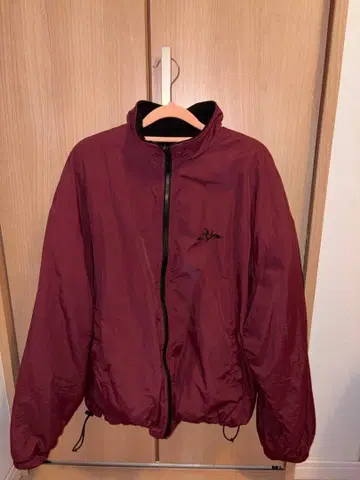 리버서블 나일론 자켓 자수 로고 구제 의류