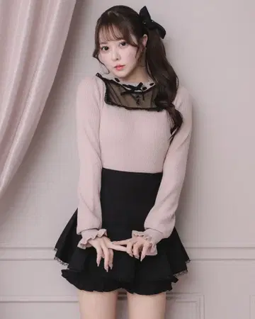 pium 스퀘어 프릴 도트 튤 니트 핑크