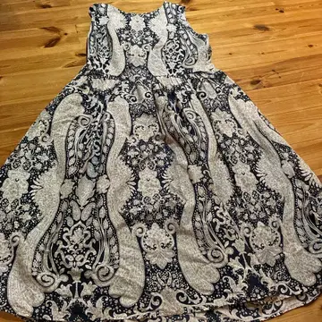 PISANO 슬리브리스 원피스 블랙 베이지