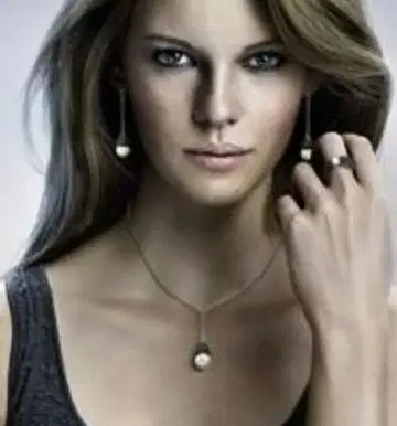 스와로브스키 Swarovski Piano 피아노 목걸이