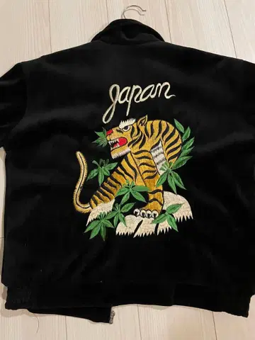 스카잔 베트남 자켓 호랑이 자수