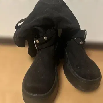 블랙 스웨이드 니하이 통굽 부츠