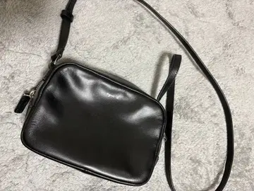 agnes b. 블랙 미니 가죽 숄더백