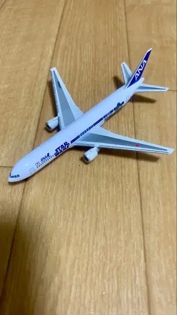 ANA B767-300 1/200 모델 스탠드 포함