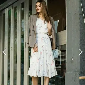 Noela 꽃무늬 블라우스와 스커트 셋업