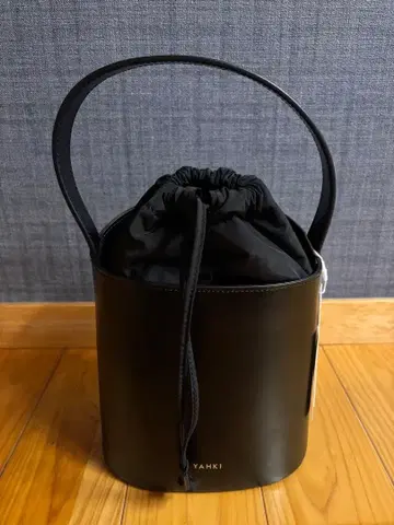 YAHKI 블랙 천연 가죽 복조리형 백 택 포함 새상품