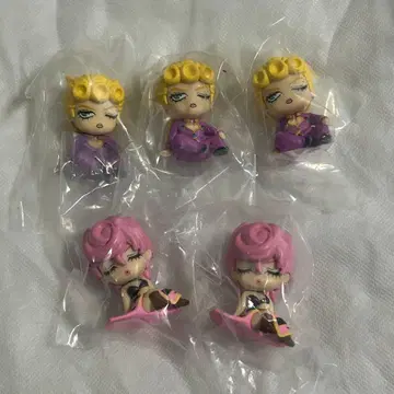 죠죠의 기묘한 모험 황금의 바람 어깨 쿵 fig 죠르노 트리쉬