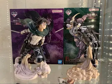 진격의 거인 제일복권 ~지진~ 리바이 한지 피규어 2체 세트