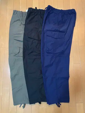 유니클로 UNIQLO U 와이드 핏 파라슈트 카고 팬츠 3종 세트 M