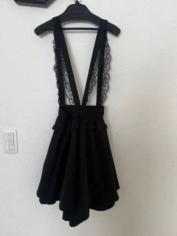 [ NOEMIE ] 서스펜더 스핀들 치마바지 블랙