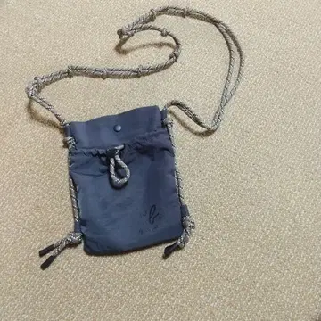 To b. by agnes b. 나일론 캡 미니 숄더