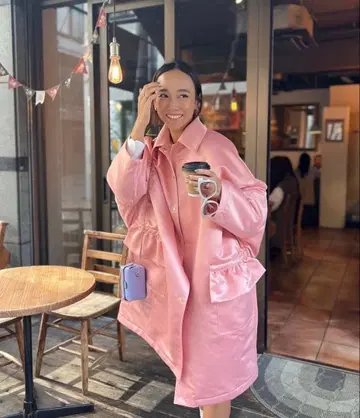 로지몬스터 프릴프릴 코쿤 새틴 코트 핑크 택 포함 새상품