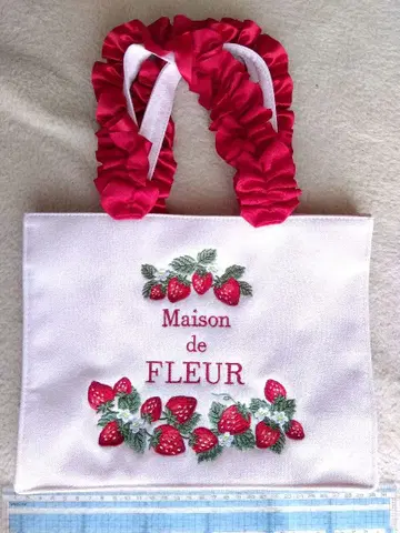 Maison de FLEUR 스트로베리 백 자수 완판